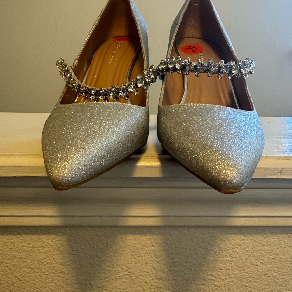 BCBGMaxazria Branda Stiletto Pump Silver Rhinestones Heels Glitter 8 9.5 NEW - Picture 2 of 8